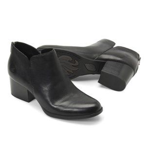 Born Aare Leather Ankle Boots